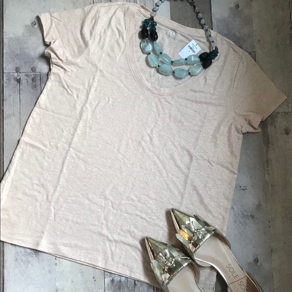 Gap Scoop Neck T-shirt